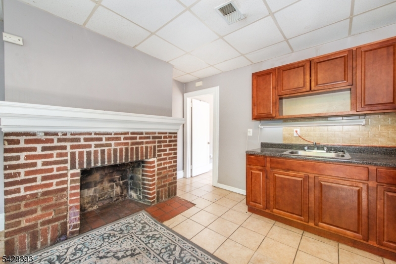 222 William St Property Photo 43