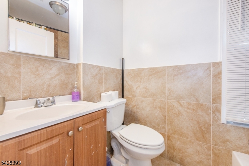 222 William St Property Photo 46