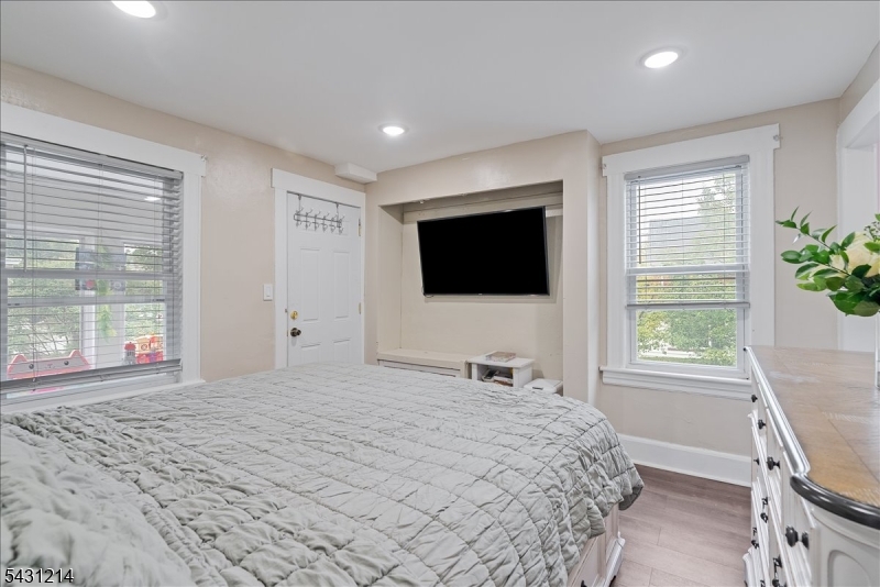 25 Woodland Ave Property Photo 18