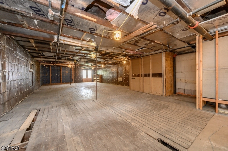 172 Lyon St Property Photo 20