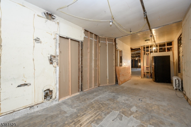 172 Lyon St Property Photo 24