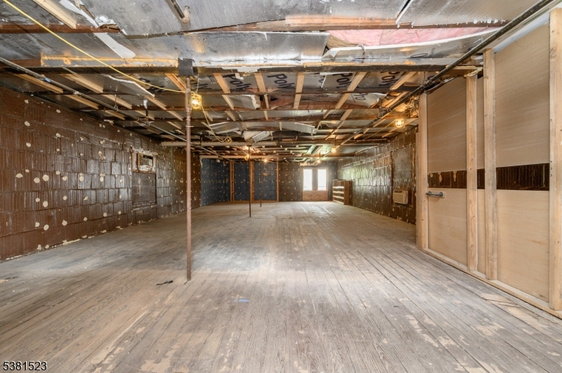 172 Lyon St Property Photo 29