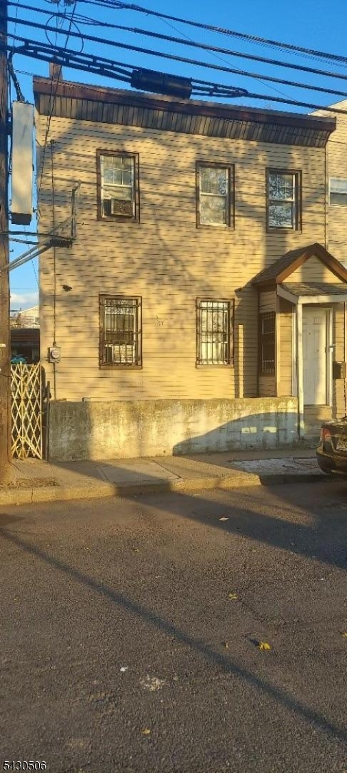 10 Duryea St Property Photo 1