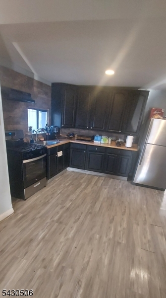 10 Duryea St Property Photo 2