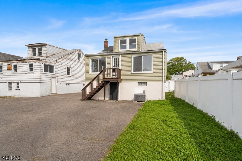 11 Dunkerly St Property Photo 2
