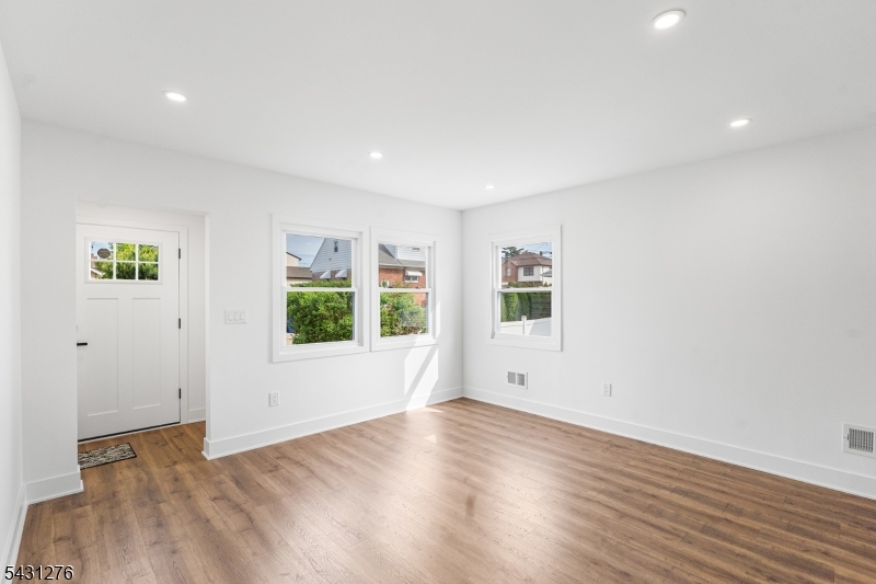 11 Dunkerly St Property Photo 18