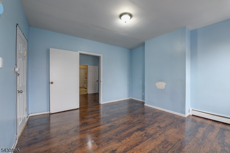442 Elizabeth Ave Property Photo 5