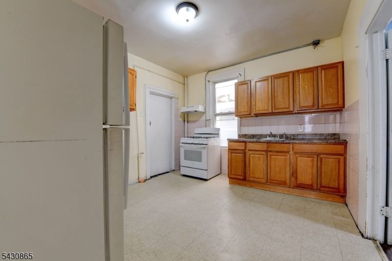 442 Elizabeth Ave Property Photo 12