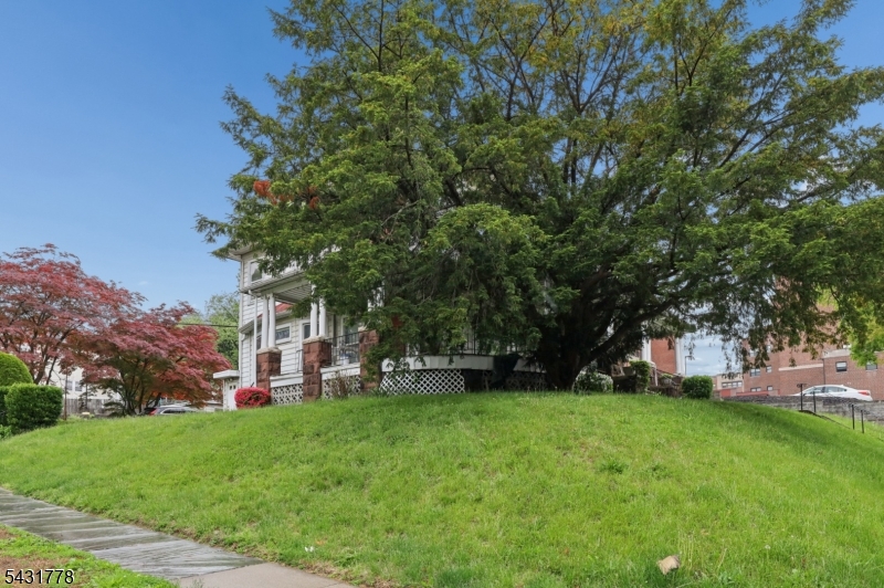 141 Aycrigg Ave Property Photo 2