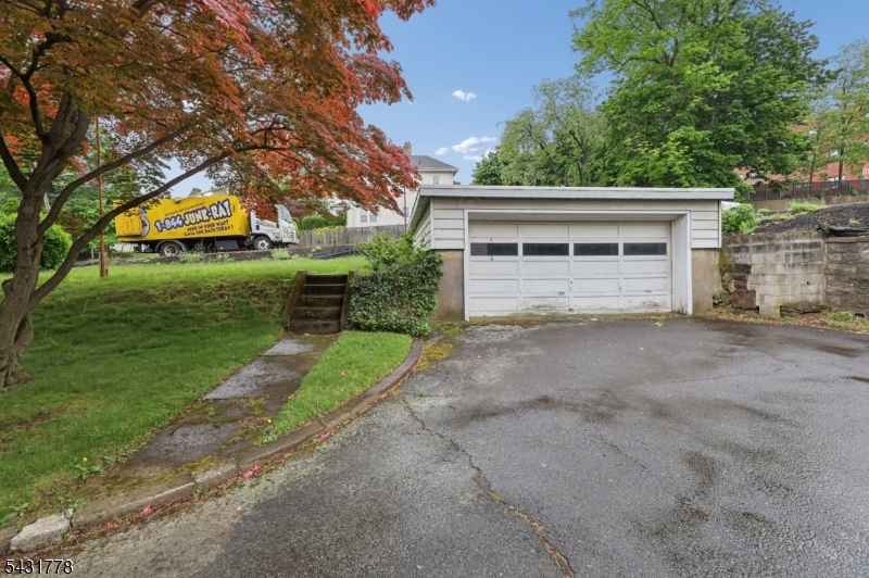 141 Aycrigg Ave Property Photo 6