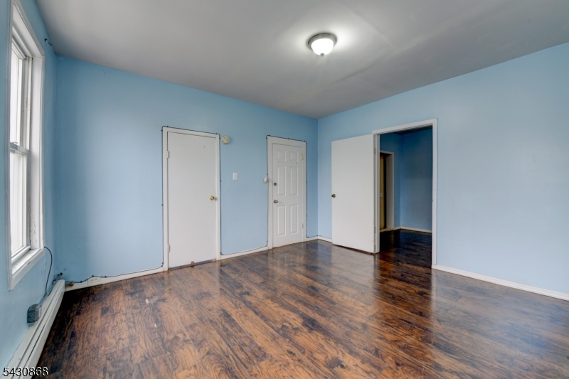 442 Elizabeth Ave Property Photo 4