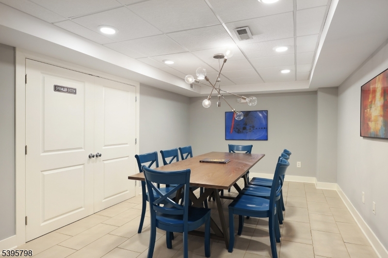 502 E Broad Street Property Photo 19