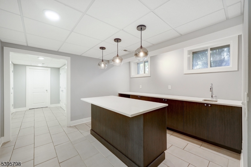 502 E Broad Street Property Photo 23