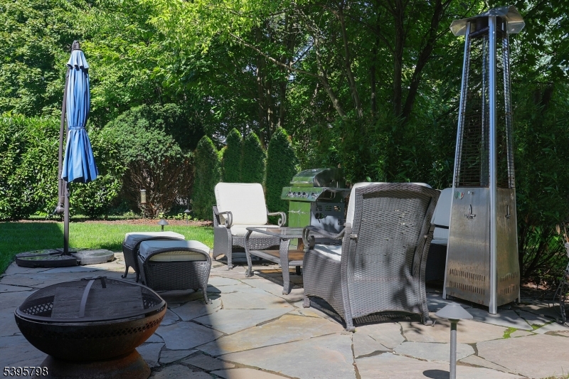 502 E Broad Street Property Photo 25