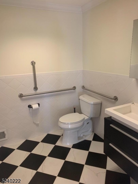 185 Route 202/206 Property Photo 8