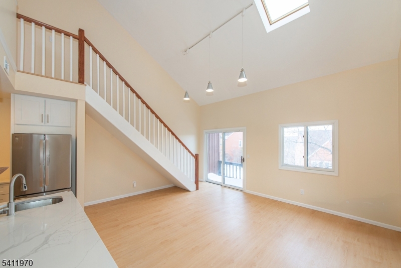 1 Alta Ct 6 Property Photo 2