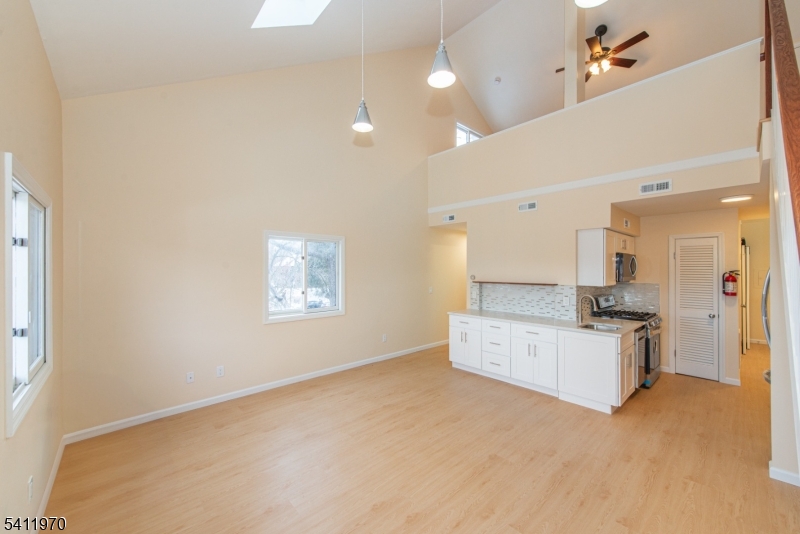 1 Alta Ct 6 Property Photo 3