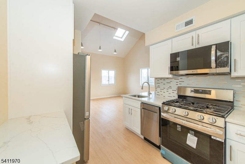 1 Alta Ct 6 Property Photo 8