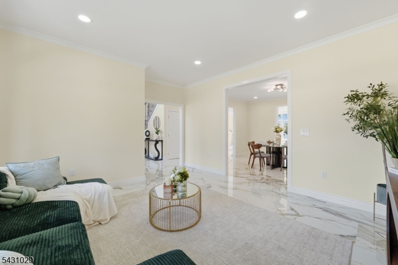 1690 Hamburg Tpke Property Photo 11