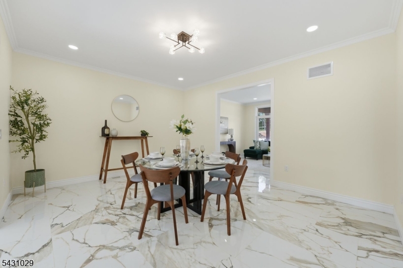 1690 Hamburg Tpke Property Photo 12