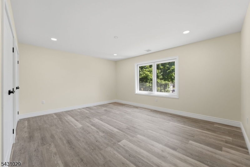 1690 Hamburg Tpke Property Photo 27