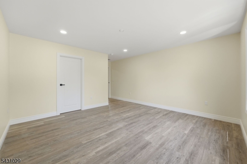 1690 Hamburg Tpke Property Photo 30