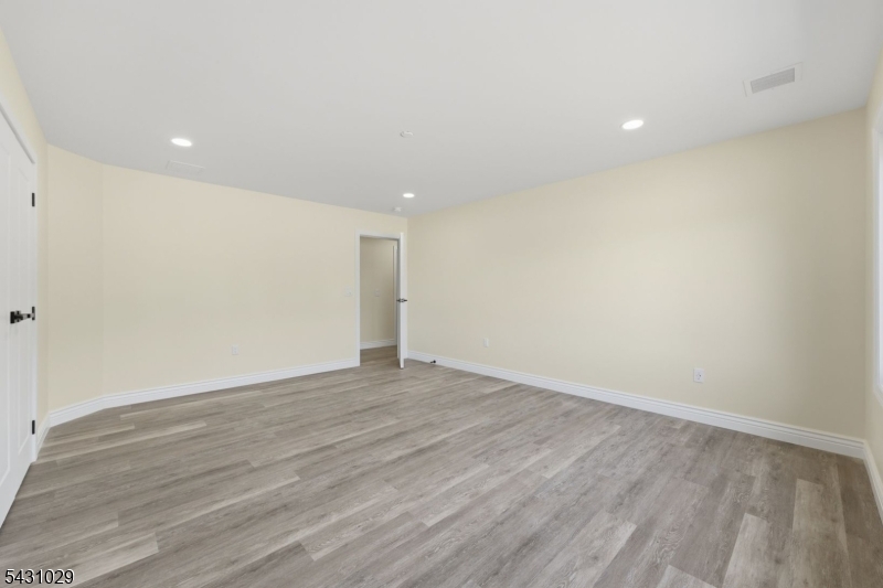 1690 Hamburg Tpke Property Photo 32