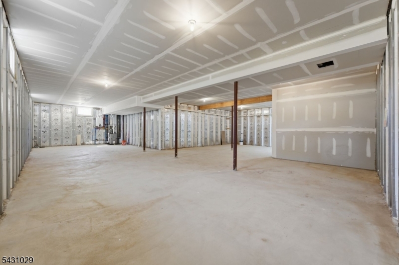 1690 Hamburg Tpke Property Photo 41
