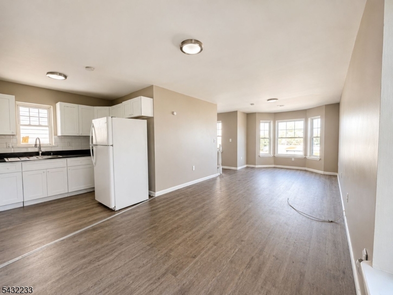 242 Graham Ave Property Photo 1