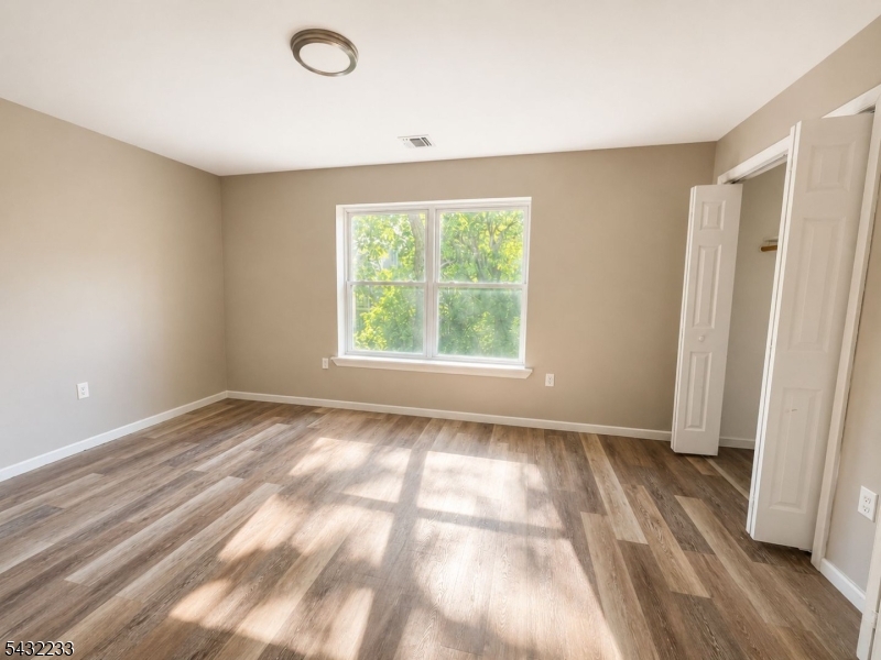 242 Graham Ave Property Photo 5