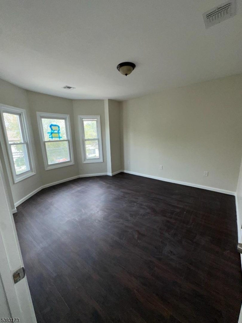 377 Littleton Ave Property Photo 5