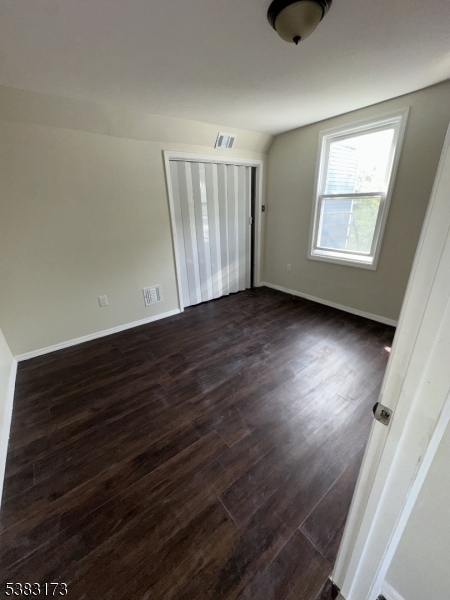 377 Littleton Ave Property Photo 9