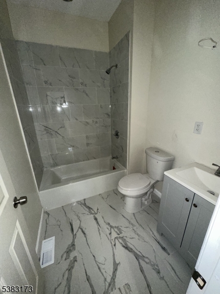 377 Littleton Ave Property Photo 13