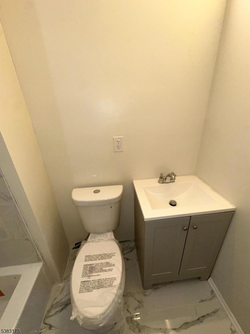 377 Littleton Ave Property Photo 21