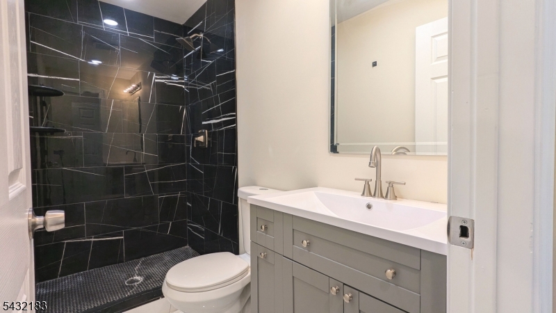7 Maple St 1 Property Photo 10