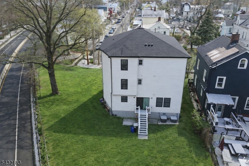 7 Maple St 1 Property Photo 15