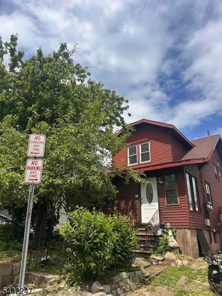 852 Paulison Ave Property Photo 1