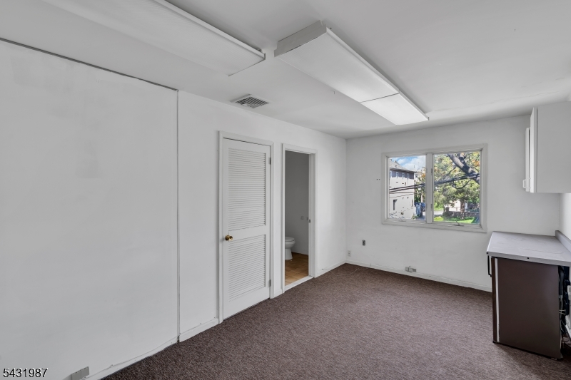 37 Passaic St Property Photo 3