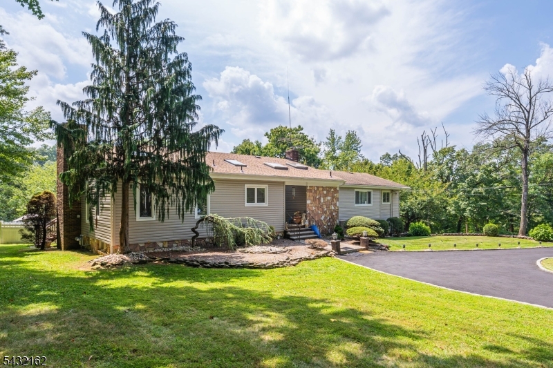 220 Horseshoe Rd Property Photo 1