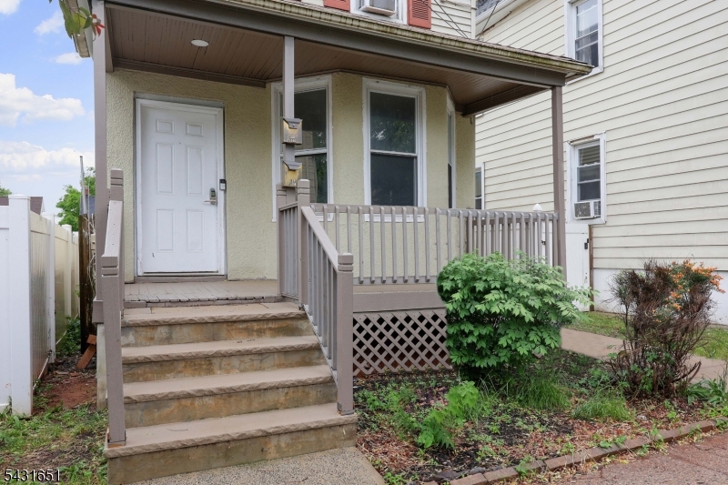 16 E 19th St Property Photo 3