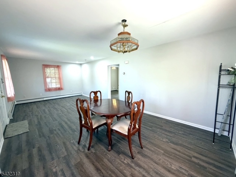 333 E Main St Property Photo 5