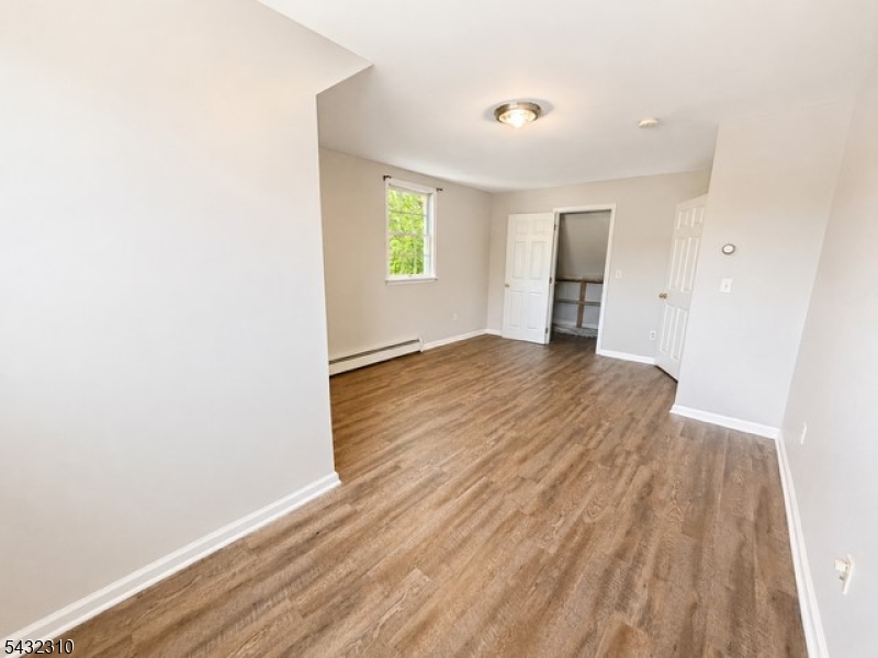333 E Main St Property Photo 15