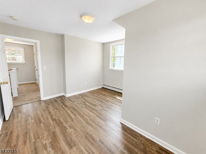 333 E Main St Property Photo 17