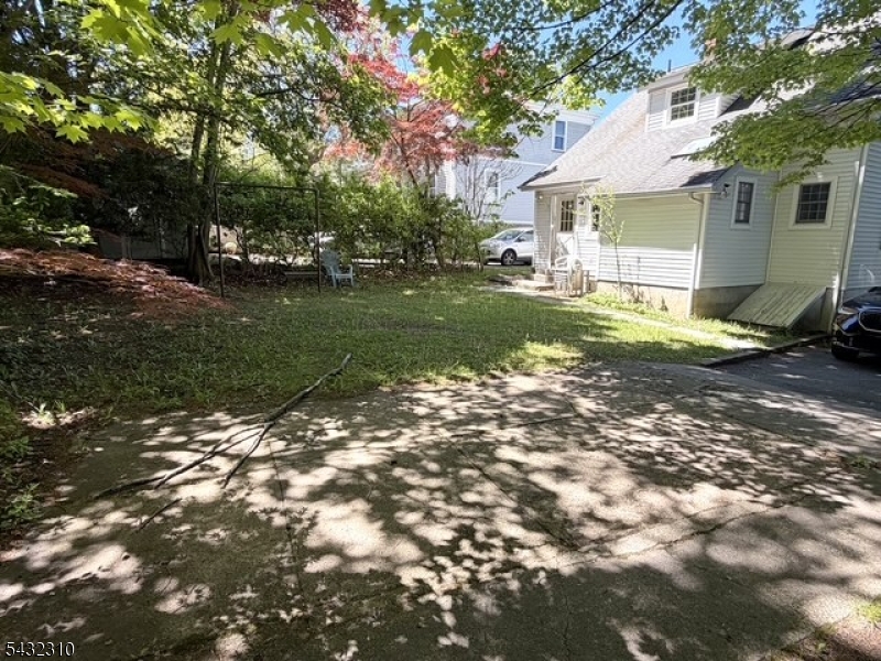 333 E Main St Property Photo 24
