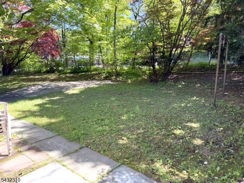 333 E Main St Property Photo 27