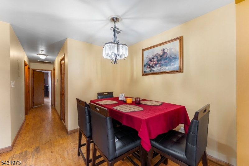 34 Erie St Property Photo 26