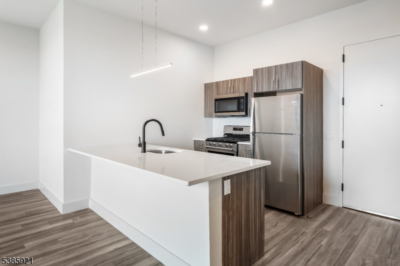 55 Washington St 4C Property Photo 1