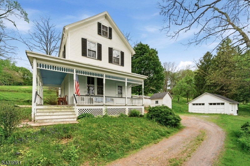 206 Race St Property Photo 1