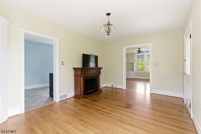 206 Race St Property Photo 6