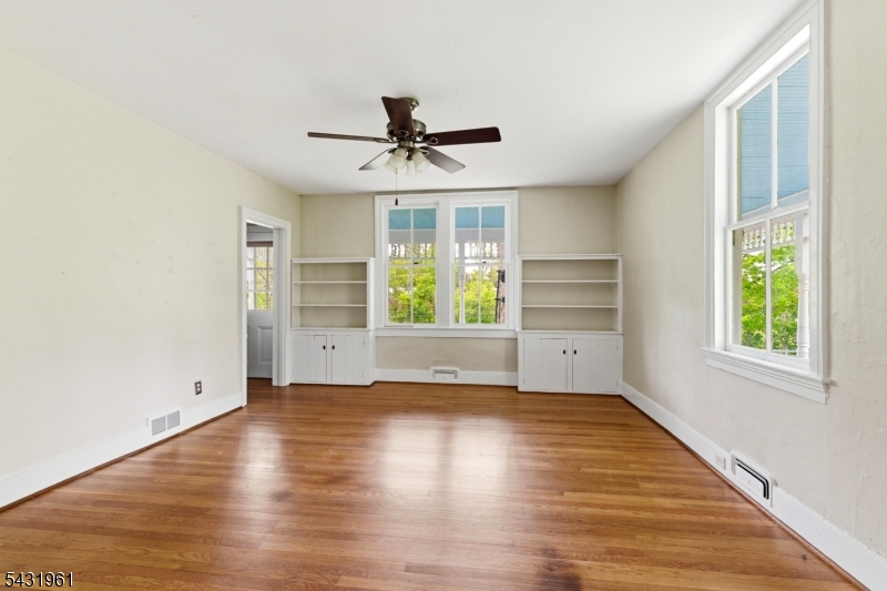 206 Race St Property Photo 8